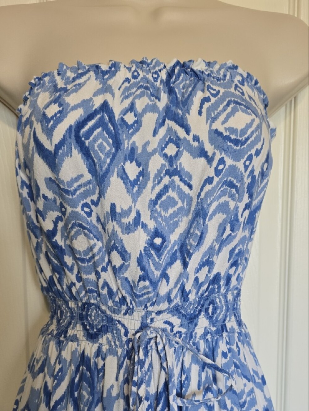 Jessica Simpson Blue and White Printed Strapless Dress - Picture 6 of 16